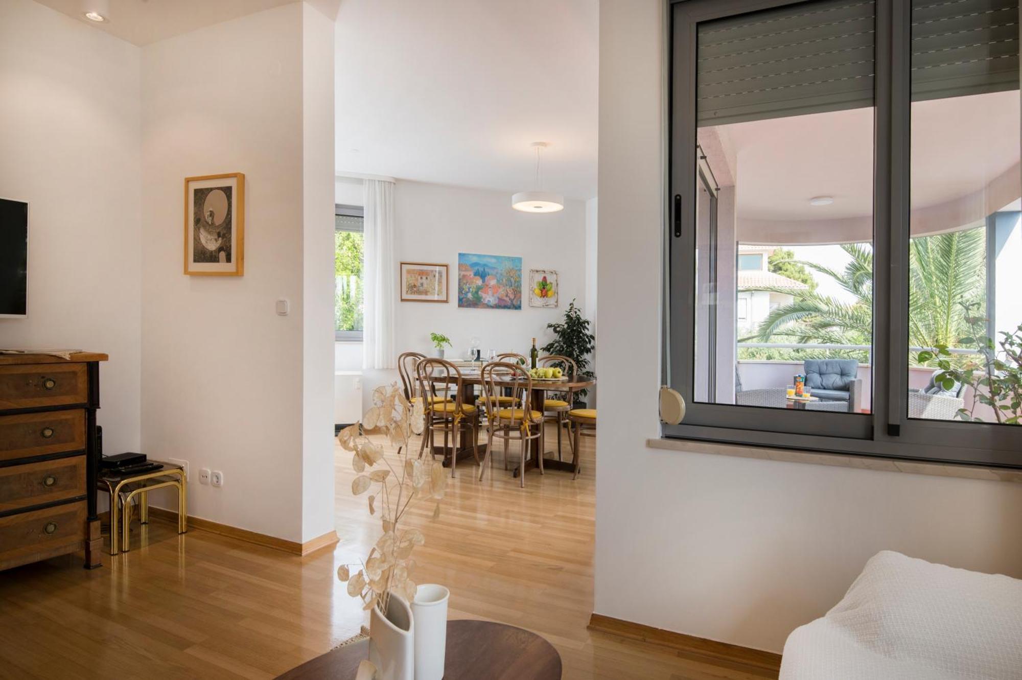 Appartement Palm Tree Superior - Specially Designed Three-room - Location Right Next To The And The Center - Beautiful Terrace Split