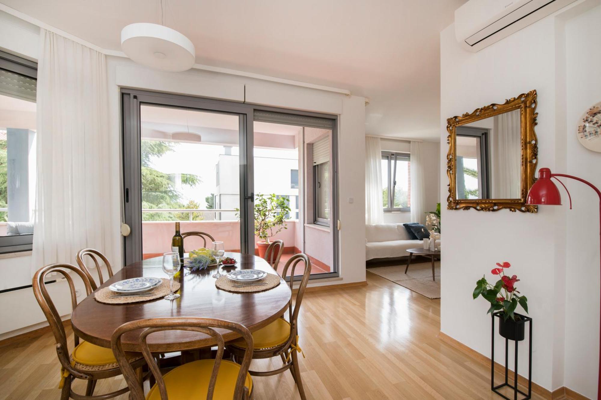 Palm Tree Superior - Specially Designed Three-room - Location Right Next To The And The Center - Beautiful Terrace Appartement