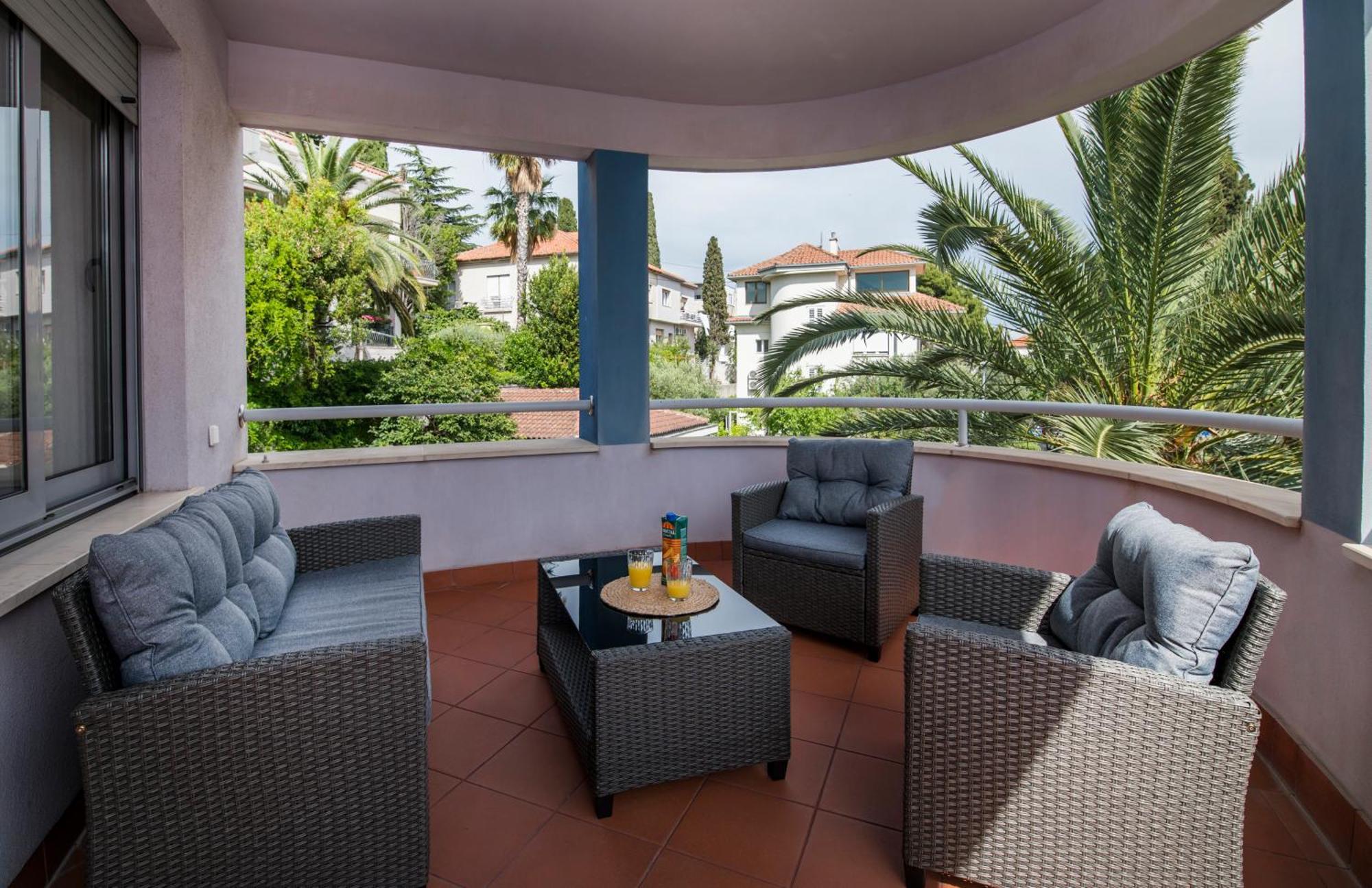 Appartement Palm Tree Superior - Specially Designed Three-room - Location Right Next To The And The Center - Beautiful Terrace *