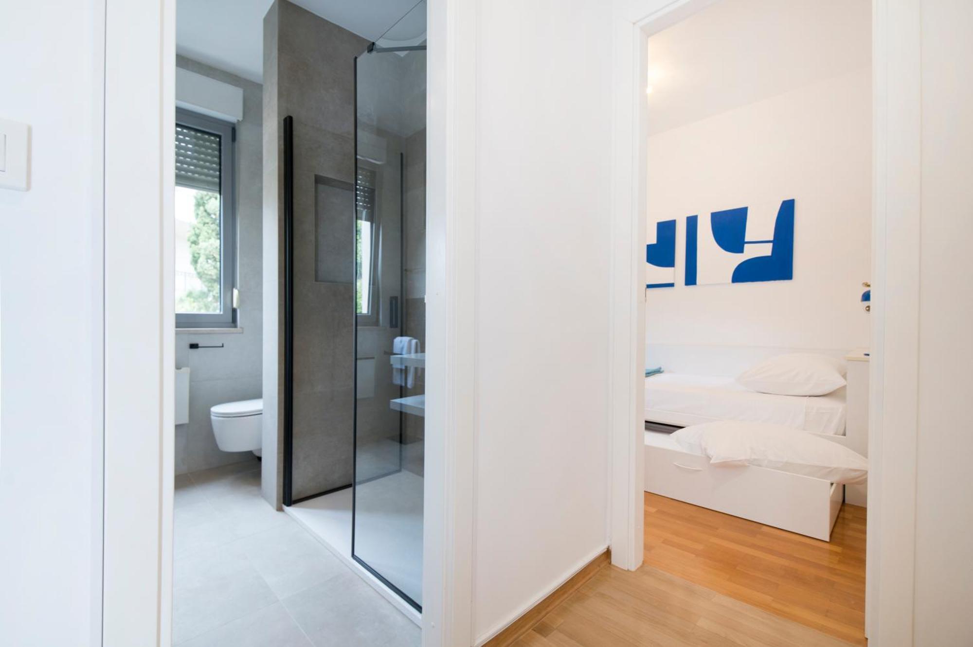 Palm Tree Superior - Specially Designed Three-room - Location Right Next To The And The Center - Beautiful Terrace