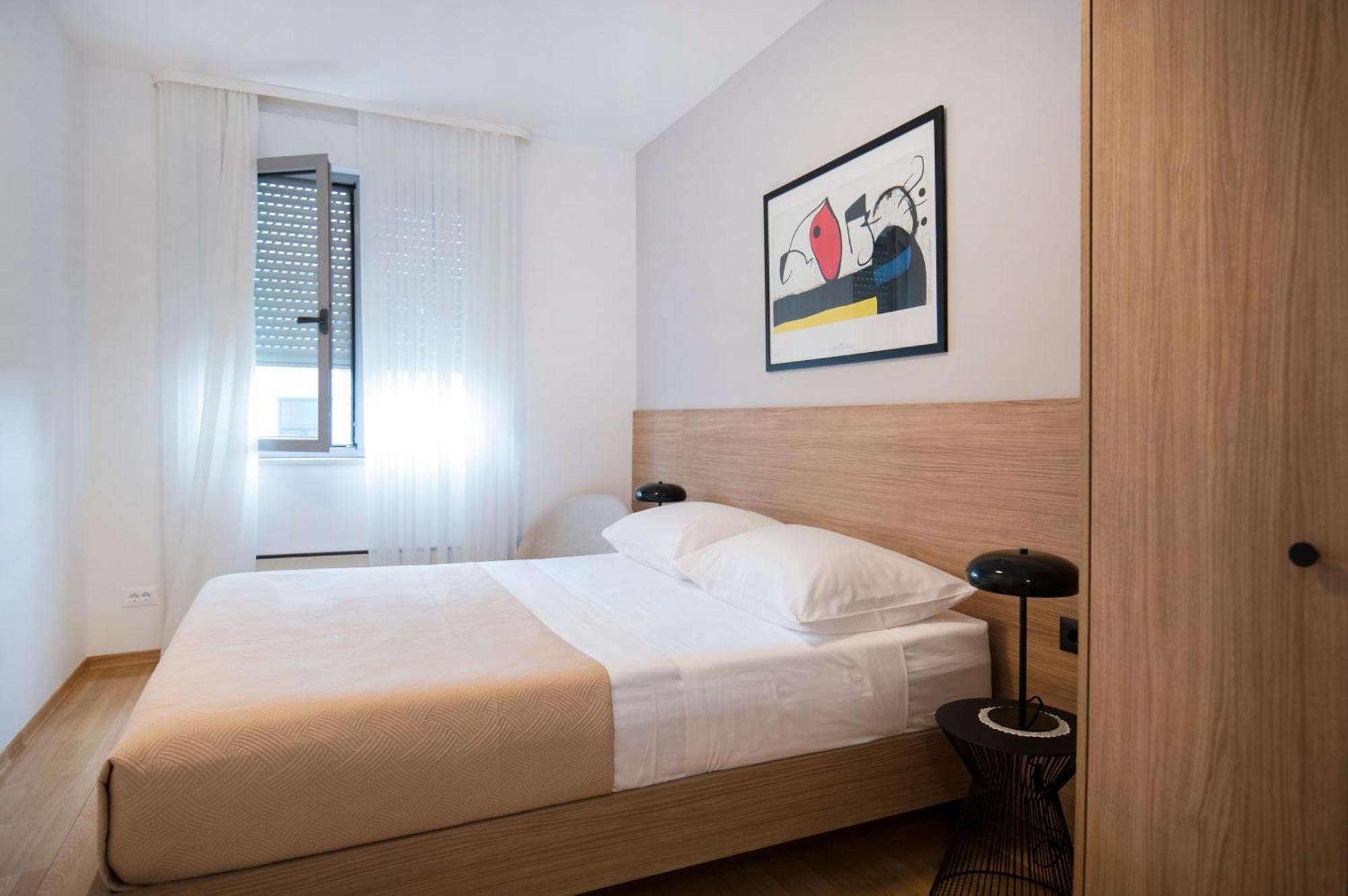 Palm Tree Superior - Specially Designed Three-room - Location Right Next To The And The Center - Beautiful Terrace * Split